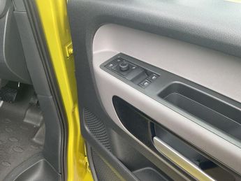 Volkswagen Id. Buzz Cargo Pro 77kwh Commerce Panel Van 5dr Electric Auto (204 Ps)