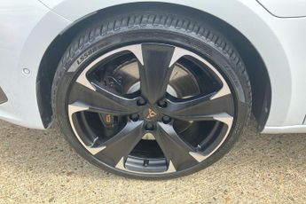 Cupra Leon 1.4 Ehybrid 12.8kwh Vz2 Hatchback 5dr Petrol Plug In Hybrid Dsg 