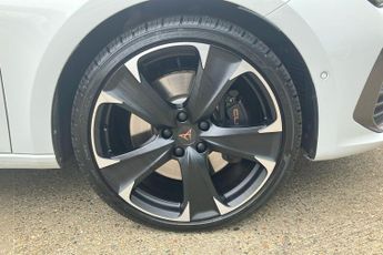 Cupra Leon 1.4 Ehybrid 12.8kwh Vz2 Hatchback 5dr Petrol Plug In Hybrid Dsg 