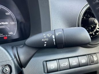 Toyota C Hr 2.0 Vvt 13.6kwh Design Suv 5dr Petrol Plug In Hybrid CVT Euro 6 