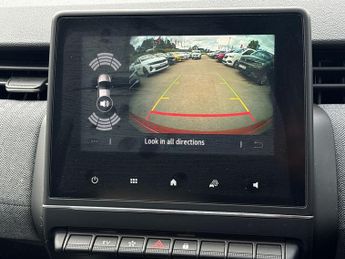 Renault Clio 1.6 E Tech Techno Hatchback 5dr Petrol Hybrid Auto Euro 6 (s/s) 