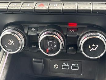 Renault Clio 1.6 E Tech Techno Hatchback 5dr Petrol Hybrid Auto Euro 6 (s/s) 