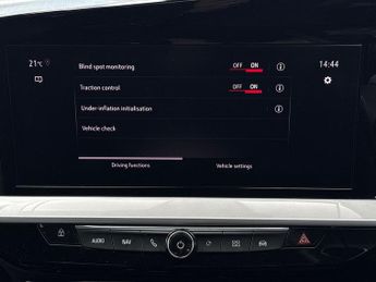 Vauxhall Mokka Electric 50kwh Ultimate Suv 5dr Electric Auto (136 Ps)