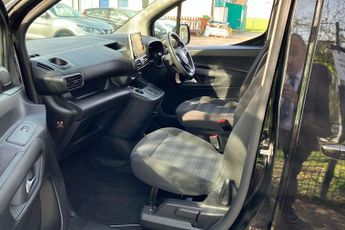 Vauxhall Combo E Life 50kwh Ultimate MPV 5dr Electric Auto (7.4kw Charger) (136 Ps)