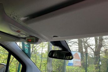 Vauxhall Combo Life Electric 50kwh Ultimate MPV 5dr Electric Auto (7.4kw Charger) (136 Ps)