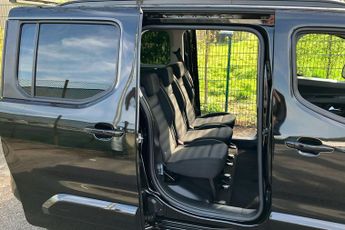 Vauxhall Combo Life Electric 50kwh Ultimate MPV 5dr Electric Auto (7.4kw Charger) (136 Ps)