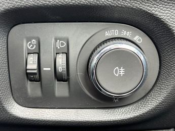 Vauxhall Corsa 1.2 Turbo Se Hatchback 5dr Petrol Auto Euro 6 (s/s) (100 Ps)