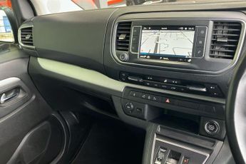 Vauxhall Vivaro Life Electric 50kwh Ultimate MPV 5dr Electric Auto Lwb (8 Seat, 7.4kw Charger)