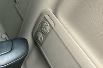 Vauxhall Vivaro Life Electric 50kwh Ultimate MPV 5dr Electric Auto Lwb (8 Seat, 7.4kw Charger)