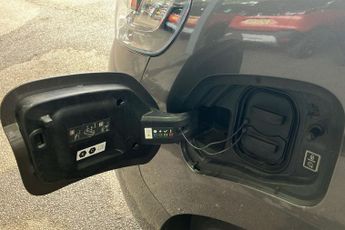 Vauxhall Vivaro Life Electric 50kwh Ultimate MPV 5dr Electric Auto Lwb (8 Seat, 7.4kw Charger)