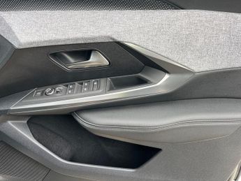 Peugeot E 3008 73kwh Gt Suv 5dr Electric Auto (210 Ps)