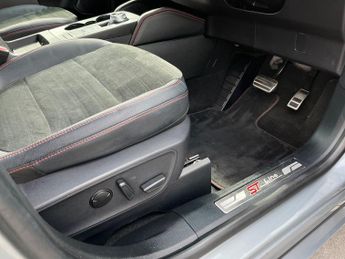 Ford Kuga 2.5 Duratec 14.4kwh St Line X Edition Suv 5dr Petrol Plug In Hyb