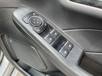 Ford Kuga 2.5 Duratec 14.4kwh St Line X Edition Suv 5dr Petrol Plug In Hyb