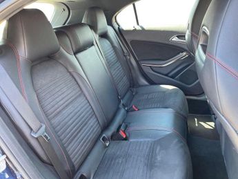Mercedes Benz A Class 2.1 A200d Amg Line (executive) Hatchback 5dr Diesel 7g Dct Euro 