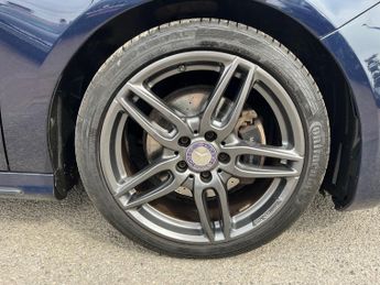 Mercedes Benz A Class 2.1 A200d Amg Line (executive) Hatchback 5dr Diesel 7g Dct Euro 