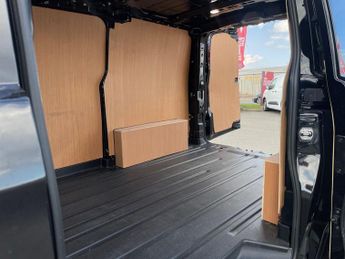 Ford E Transit Custom 320 65kwh Limited Panel Van 5dr Electric Auto L1 H1 (136 Ps)