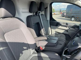 Ford E Transit Custom 320 65kwh Limited Panel Van 5dr Electric Auto L1 H1 (136 Ps)