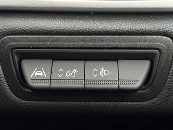 Renault Captur 1.3 Tce Se Edition Suv 5dr Petrol Edc Euro 6 (s/s) (140 Ps)