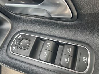 Mercedes Benz Cla 1.3 Cla180 Amg Line Coupe 4dr Petrol 7g Dct Euro 6 (s/s) (136 Ps