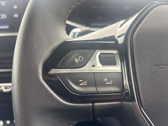 Peugeot 208 1.2 Puretech Allure Premium  Plus Hatchback 5dr Petrol Eat Euro 