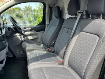 Ford E Transit Custom 320 65kwh Limited Panel Van 5dr Electric Auto L1 H1 (136 Ps)