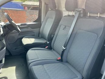Ford E Transit Custom 320 65kwh Limited Panel Van 5dr Electric Auto L1 H1 (136 Ps)