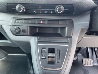 Vauxhall Vivaro Electric 3100 75kwh Dynamic Panel Van 6dr Electric Auto L1 H1 (7.4kw Char