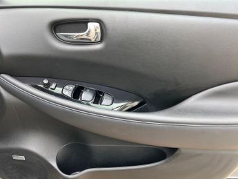 Nissan Leaf 39kwh Tekna Hatchback 5dr Electric Auto (150 Ps)