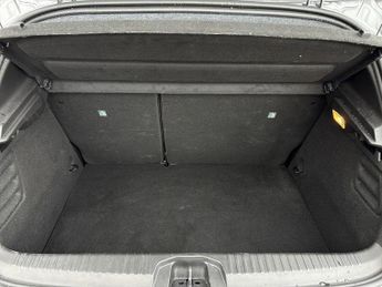 Renault Clio 1.6 E Tech Techno Hatchback 5dr Petrol Hybrid Auto Euro 6 (s/s) 