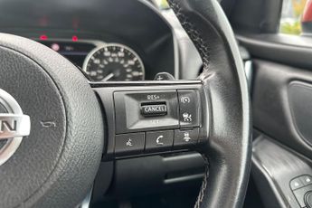Nissan Qashqai 1.3 Dig T Mhev Acenta Premium Suv 5dr Petrol Hybrid Xtron Euro 6
