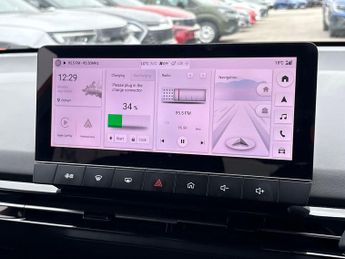 MG Mg4 64kwh Trophy Long Range Hatchback 5dr Electric Auto (203 Ps)