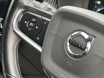 Volvo Xc40 1.5 T3 R Design Suv 5dr Petrol Auto Euro 6 (s/s) (163 Ps)