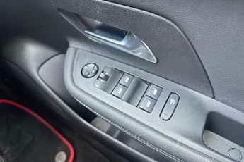 Vauxhall Mokka Electric 50kwh Ultimate Suv 5dr Electric Auto (136 Ps)