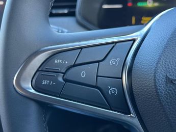Renault Clio 1.6 E Tech Techno Hatchback 5dr Petrol Hybrid Auto Euro 6 (s/s) 
