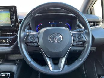 Toyota Corolla Touring Sports 2.0 Vvt H Design Touring Sports 5dr Petrol Hybrid CVT Euro 6 (s/