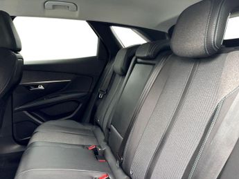 Peugeot 3008 SUV 1.2 Puretech Allure Premium Suv 5dr Petrol Eat Euro 6 (s/s) (130