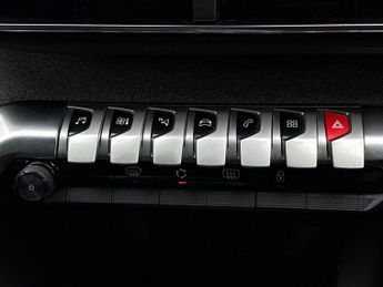 Peugeot 3008 SUV 1.2 Puretech Allure Premium Suv 5dr Petrol Eat Euro 6 (s/s) (130