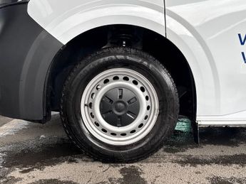 Volkswagen E Transporter T32 65kwh Commerce Plus Panel Van 5dr Electric Auto Rwd Swb (136