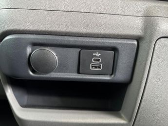 Volkswagen E Transporter T32 65kwh Commerce Plus Panel Van 5dr Electric Auto Rwd Swb (136