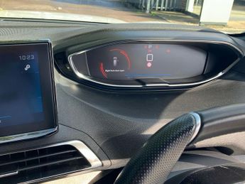 Peugeot 5008 SUV 1.2 Puretech Gt Suv 5dr Petrol Eat Euro 6 (s/s) (130 Ps)