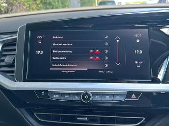 Vauxhall Grandland 1.2 Turbo Ultimate Suv 5dr Petrol Auto Euro 6 (s/s) (130 Ps)