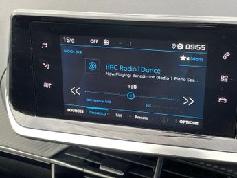 Peugeot 208 1.2 Puretech Active Premium  Plus Hatchback 5dr Petrol Eat Euro 