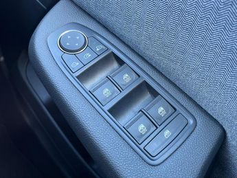 Renault Clio 1.6 E Tech Techno Hatchback 5dr Petrol Hybrid Auto Euro 6 (s/s) 