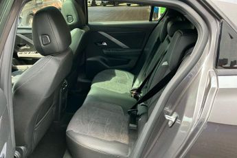 Vauxhall Astra 1.2 Turbo Ultimate Hatchback 5dr Petrol Auto Euro 6 (s/s) (130 P