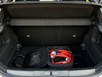 Vauxhall Mokka Electric 50kwh Sri Premium Suv 5dr Electric Auto (136 Ps)