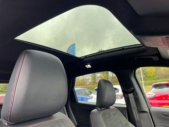 Ford Kuga 2.5h Duratec Black Package Edition Suv 5dr Petrol Hybrid CVT Eur