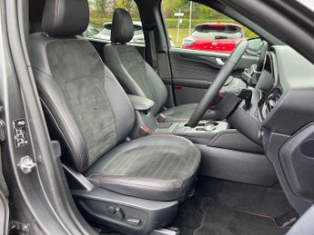 Ford Kuga 2.5h Duratec Black Package Edition Suv 5dr Petrol Hybrid CVT Eur