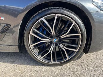 BMW 5 Series Saloon 3.0 530d Mht M Sport Saloon 4dr Diesel Hybrid Steptronic Xdrive 