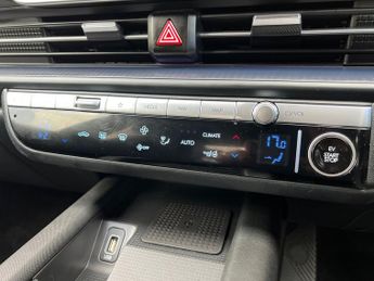 Hyundai Ioniq 6 77.4kwh Premium Saloon 4dr Electric Auto (228 Ps)