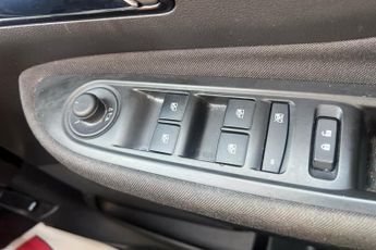 Vauxhall Mokka X 1.4i Turbo Design Nav Suv 5dr Petrol Auto Euro 6 (140 Ps)